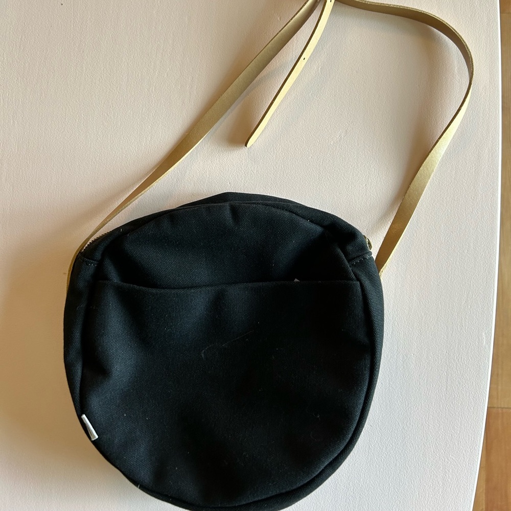 Birdling circle cross body bag